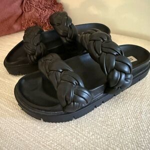Steve Madden Black Braided Sandals - Like New